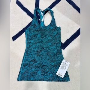 NWT - lululemon cool racerback size 4